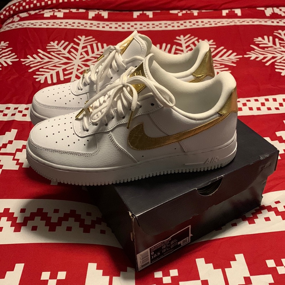 Nike Air Force 1 Gold Metallic Gold